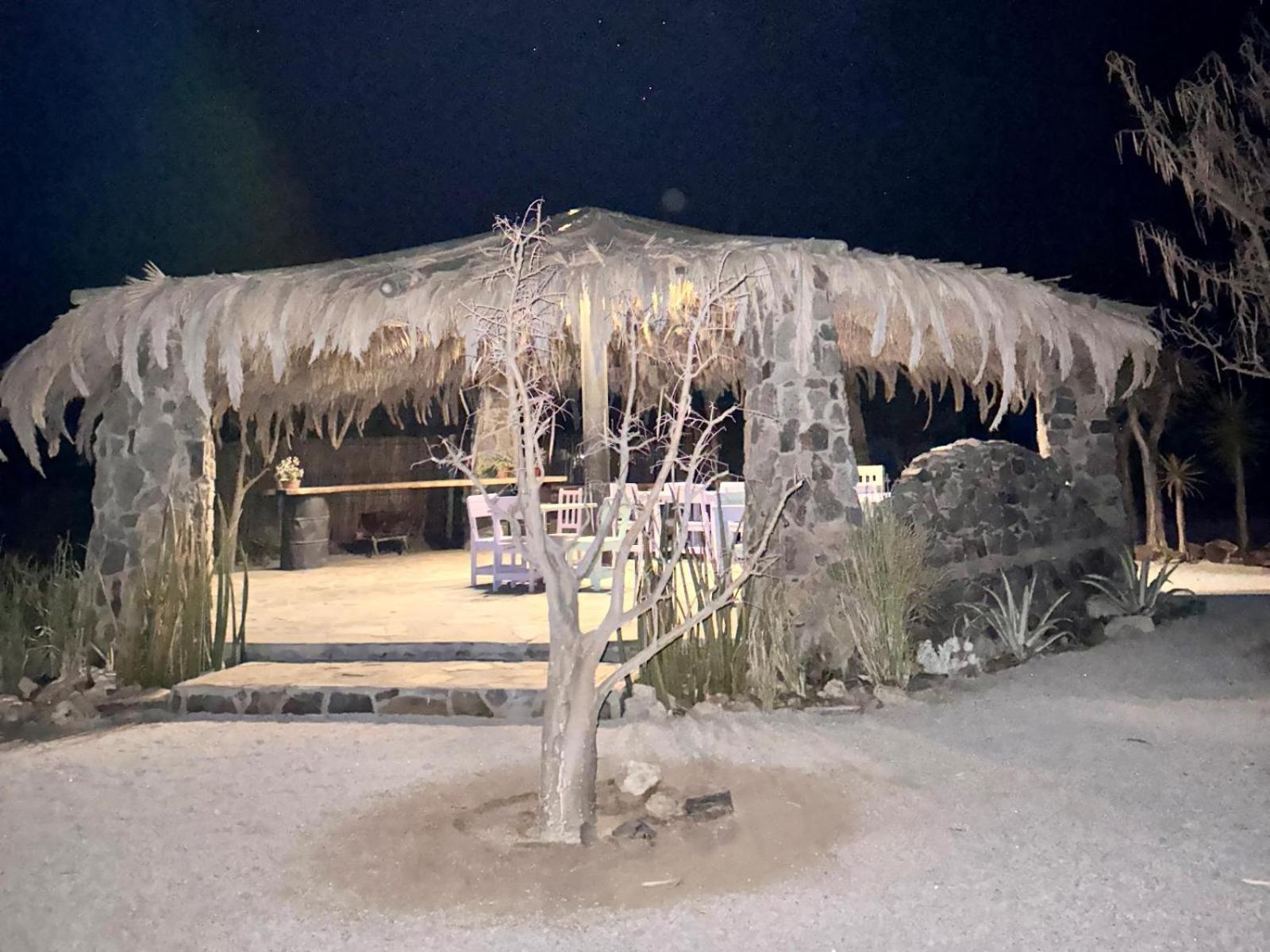 Daureb Isib Campsite And B&B Uis Εξωτερικό φωτογραφία