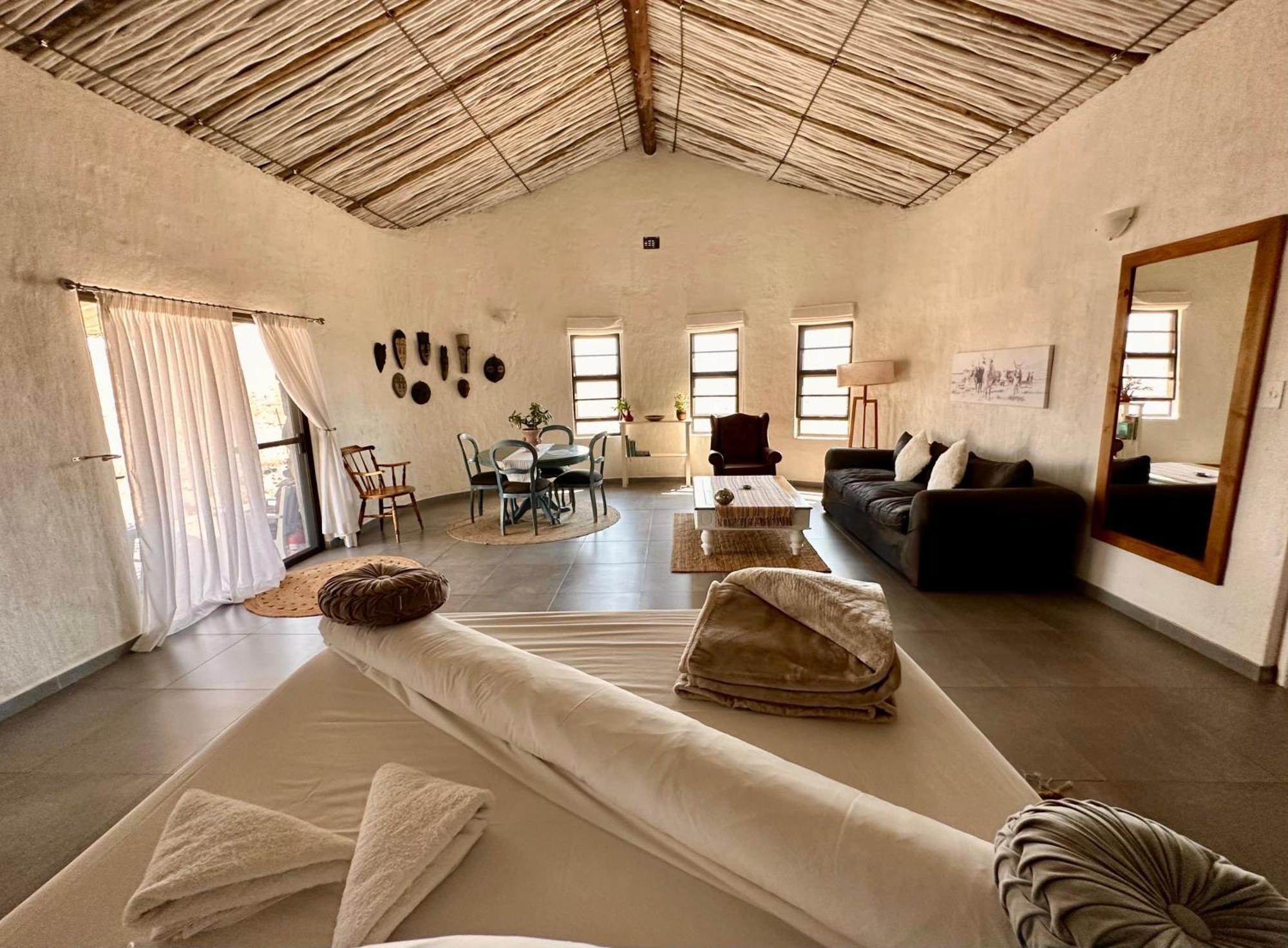 Daureb Isib Campsite And B&B Uis Εξωτερικό φωτογραφία