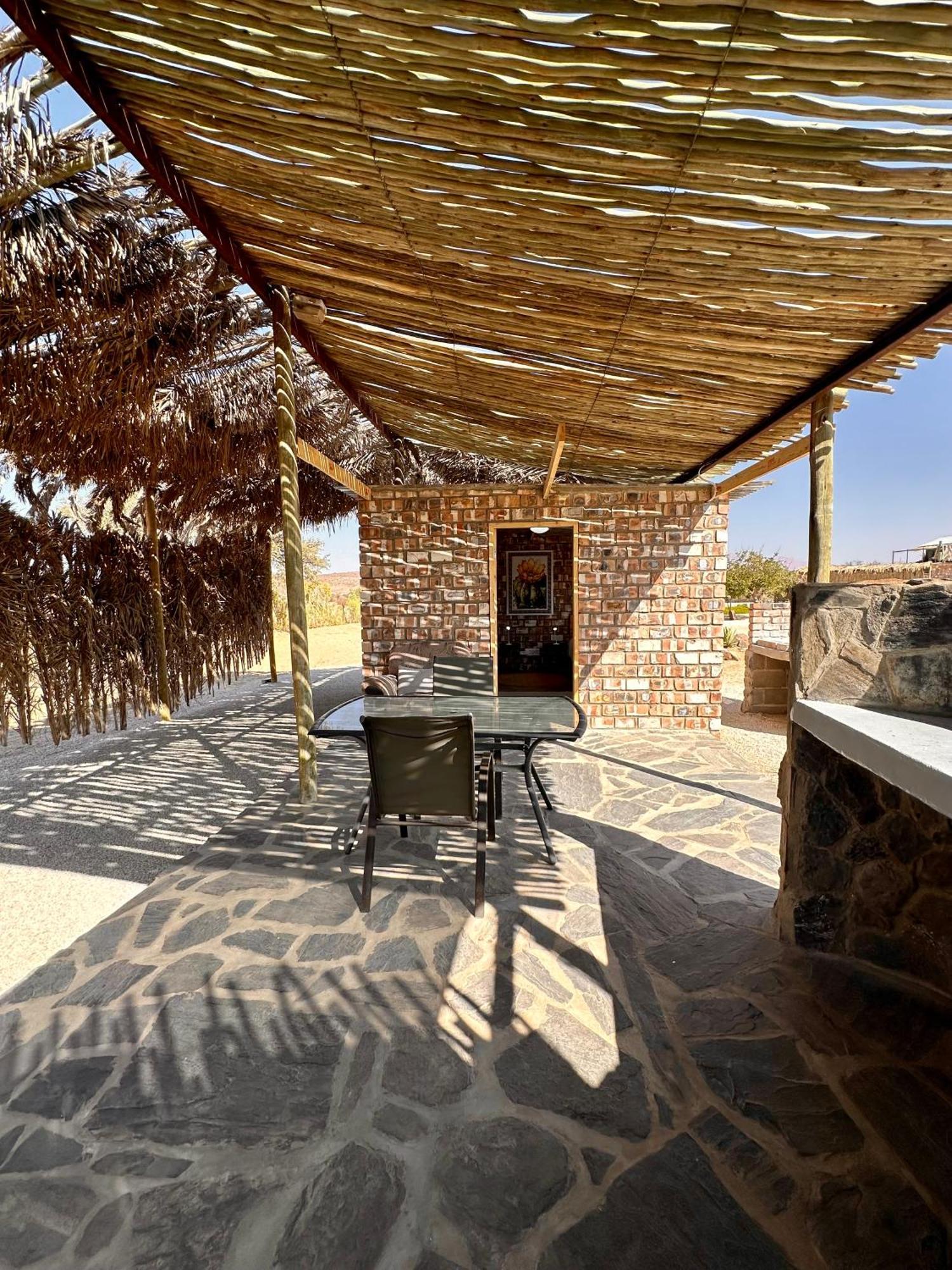 Daureb Isib Campsite And B&B Uis Εξωτερικό φωτογραφία