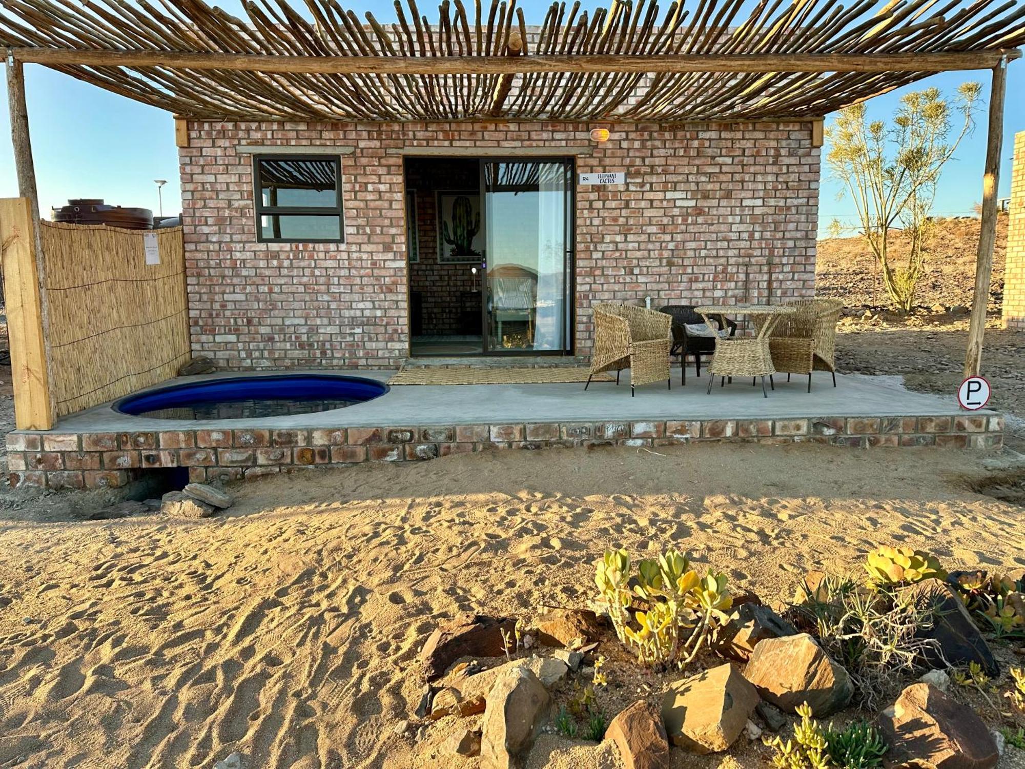 Daureb Isib Campsite And B&B Uis Εξωτερικό φωτογραφία