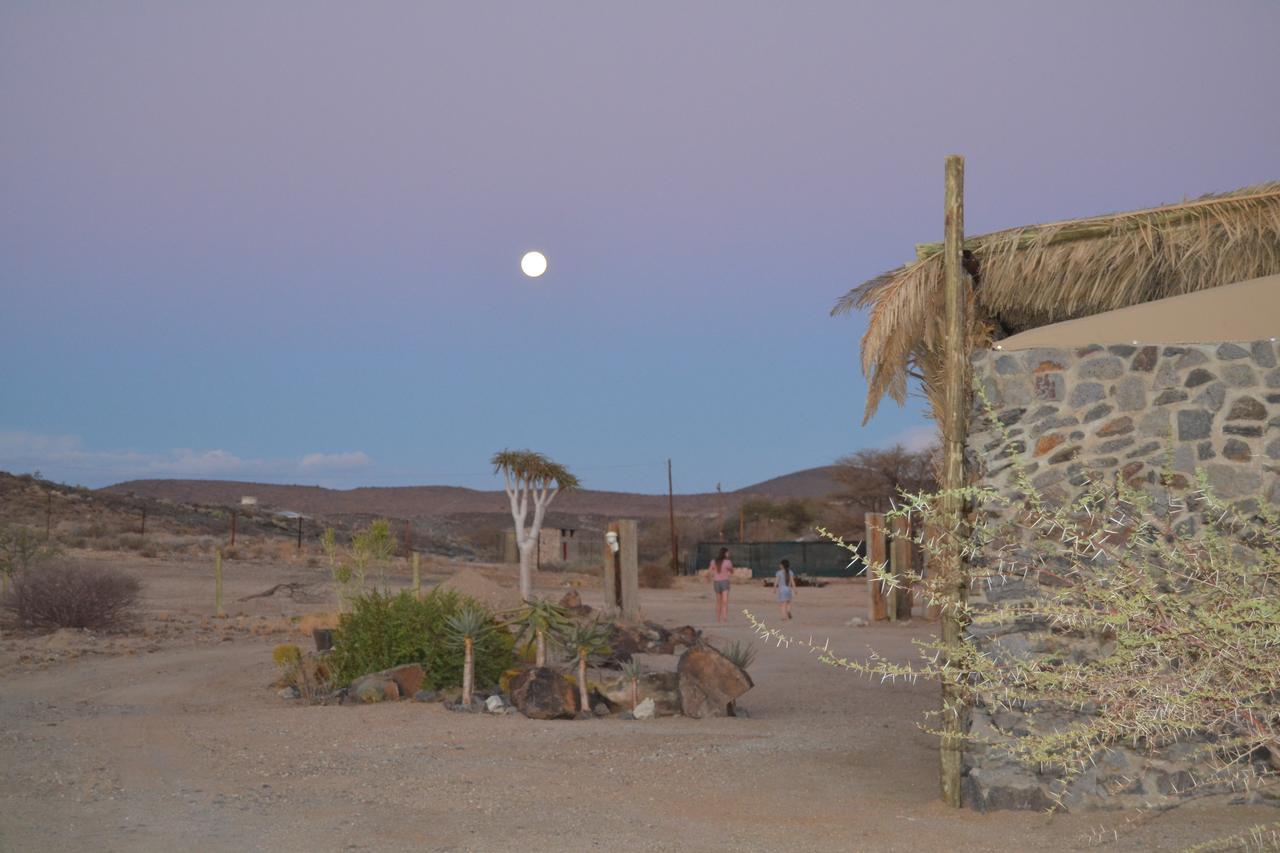 Daureb Isib Campsite And B&B Uis Εξωτερικό φωτογραφία